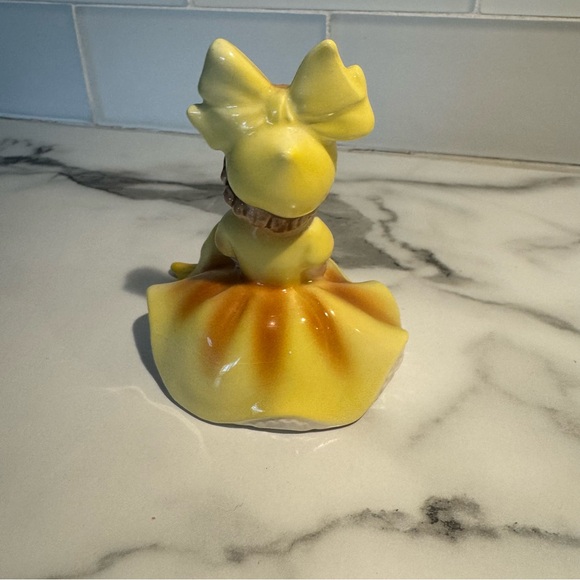 Lefton Vintage Ceramic Yellow Bow Figurine - Picture 3 of 6